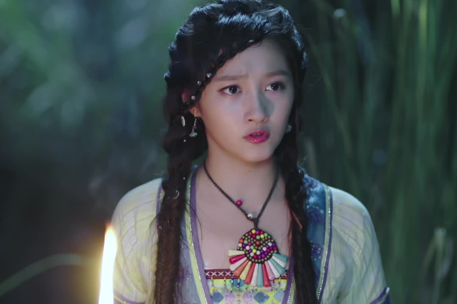 关晓彤古装剧有5套衣服:图2像村姑,图5美得如画中走出来一样!