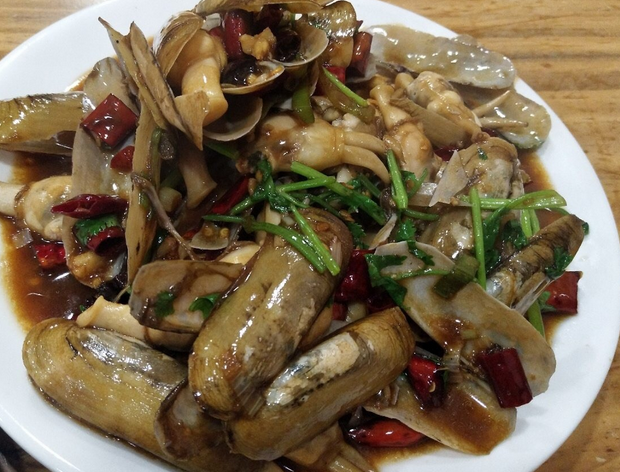 油泼蛏子,色香味俱全的一道菜