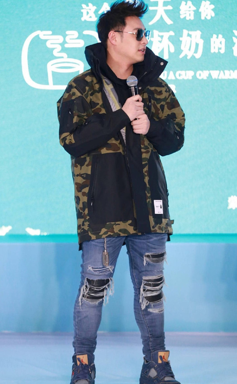 潘玮柏的这条牛仔裤出镜率太高了,网友:你是有多爱它?