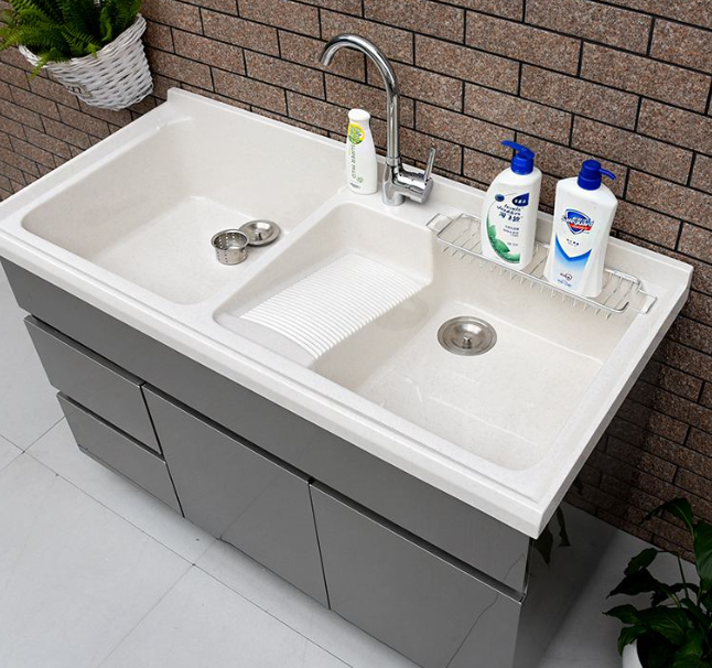 聪明人都会在家里阳台砌洗衣台,既方便又实用,后悔才知道