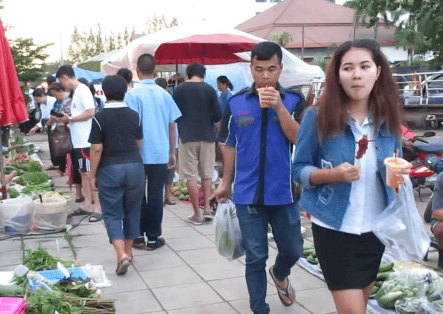 在老挝会晒旅游逛集市,当地的消费比想象中要高