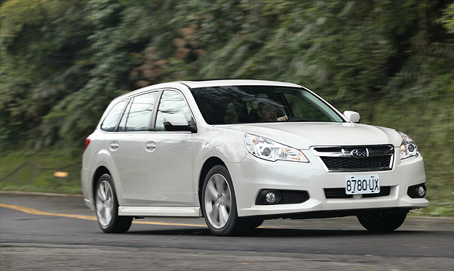 感受老款斯巴鲁legacy的操控体验