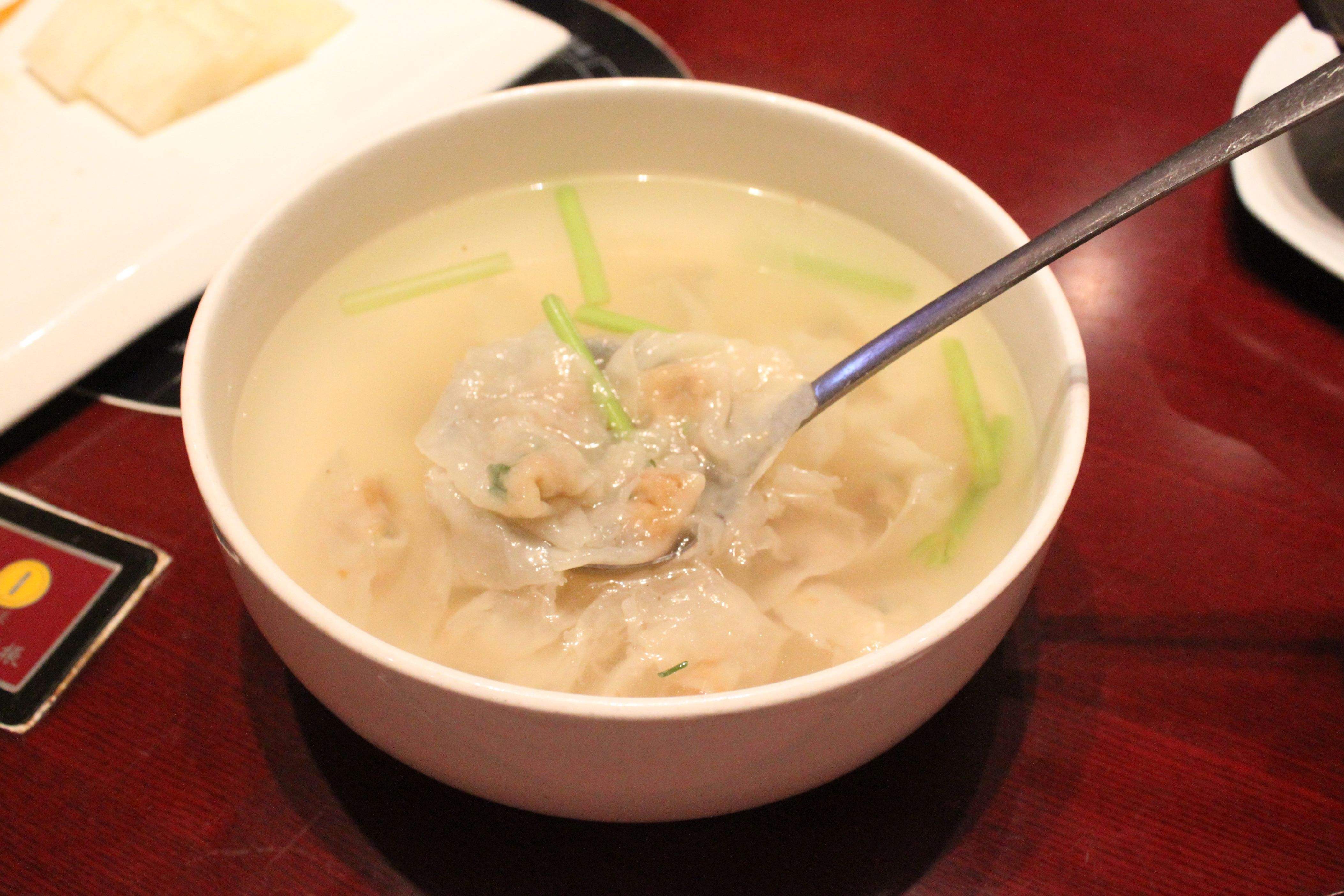 鱼皮馄饨味鲜爽口,饱腹又养颜,是玉环的一大特色美食