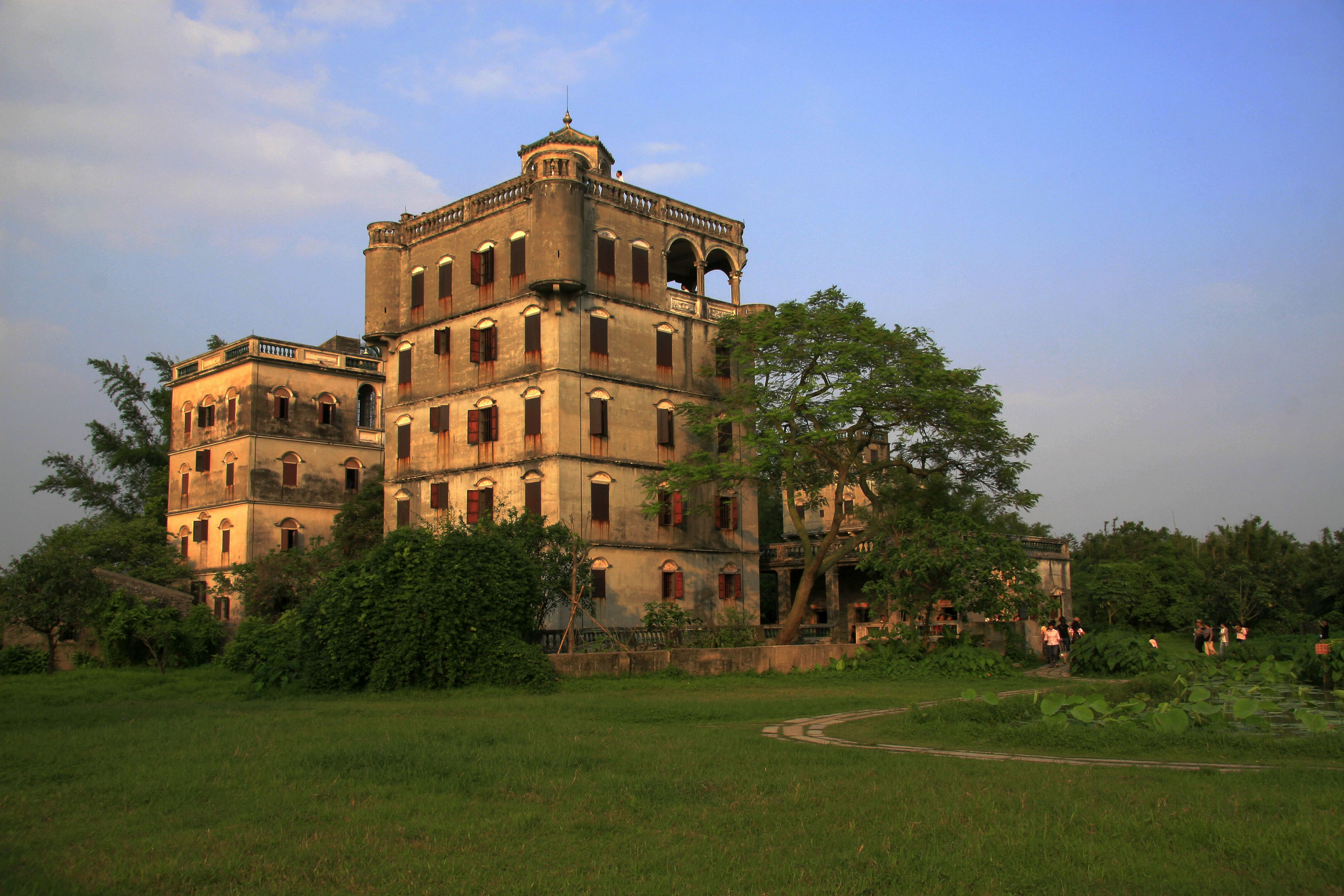 《让子弹飞》的取景地,始建300多年前的碉楼,集居住与防卫一体