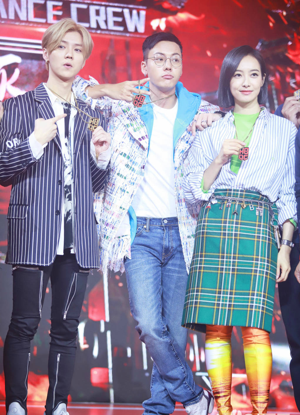 陈伟霆邀请鹿晗一同开演唱会,小鹿一个字回答神速答应引粉丝期待