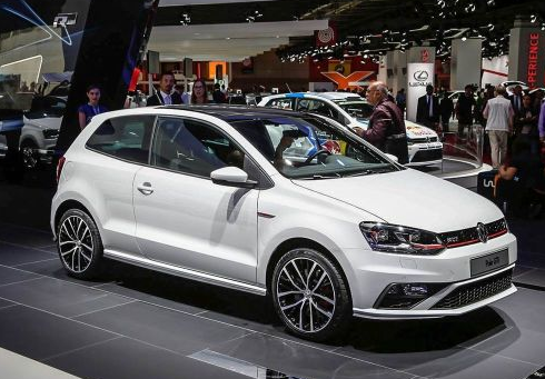 大众polo两厢车,受到广大女性的喜爱,配置高而且还便宜!