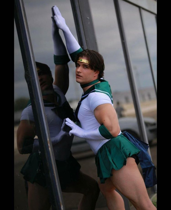 女装大佬,这个美少女壮士真辣眼睛!