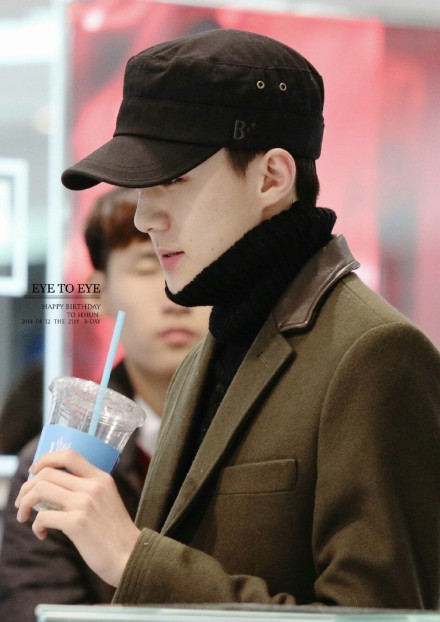 吴世勋那些年穿过的高领毛衣合集,小吴同学的气质简直了