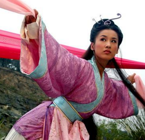 黄圣依在《天仙配》中的六款造型:图2有点丑,图4比仙女还要仙女