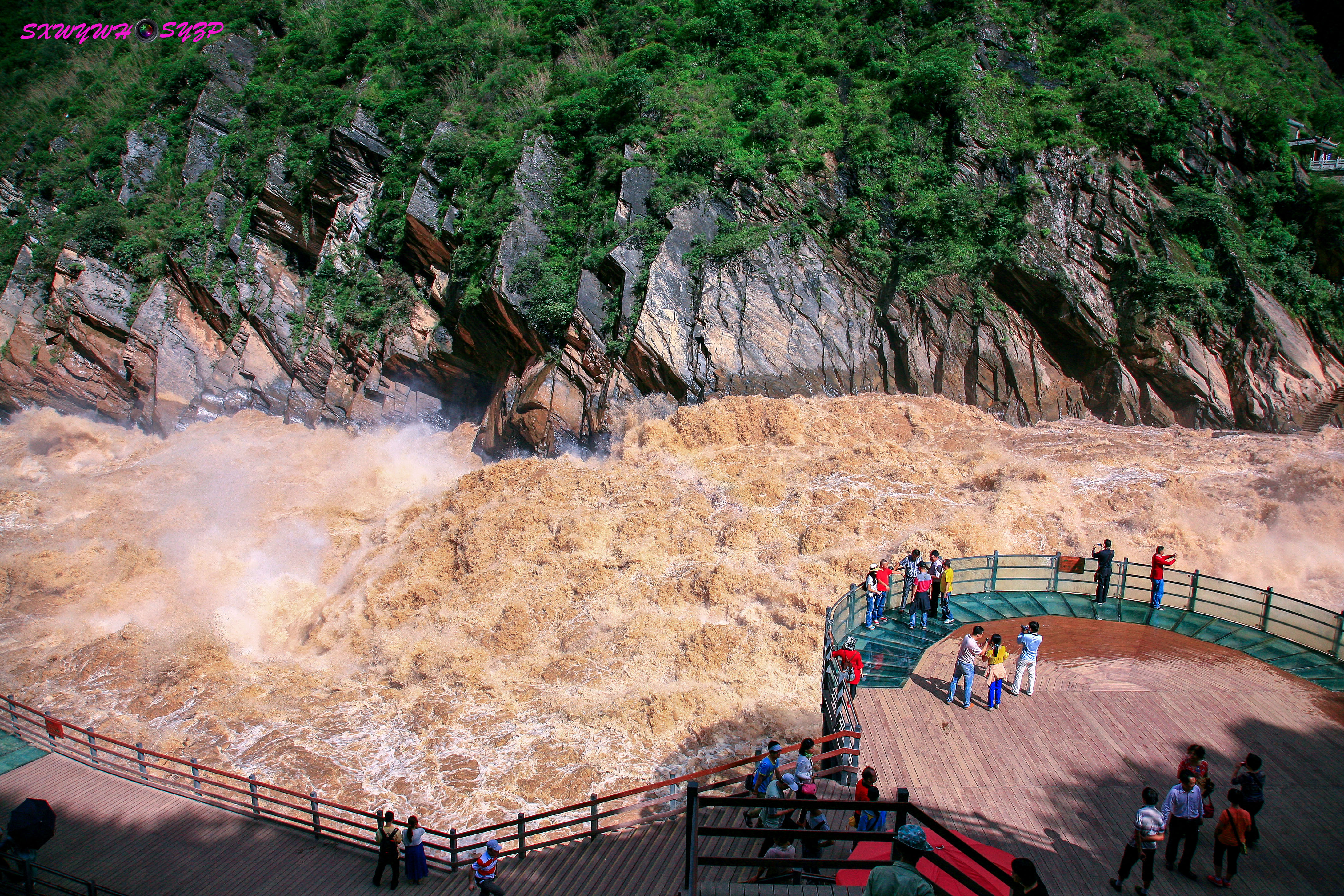 中国最深的虎跳峡,景色美不胜收