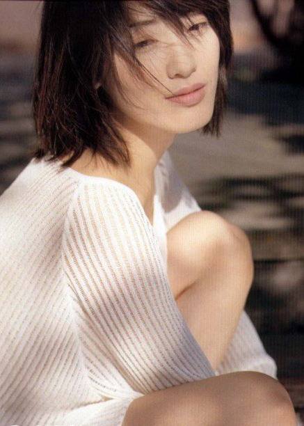 她虽是日本人,但扮演的潘金莲无人能及,却因乳癌,淡出大众视线