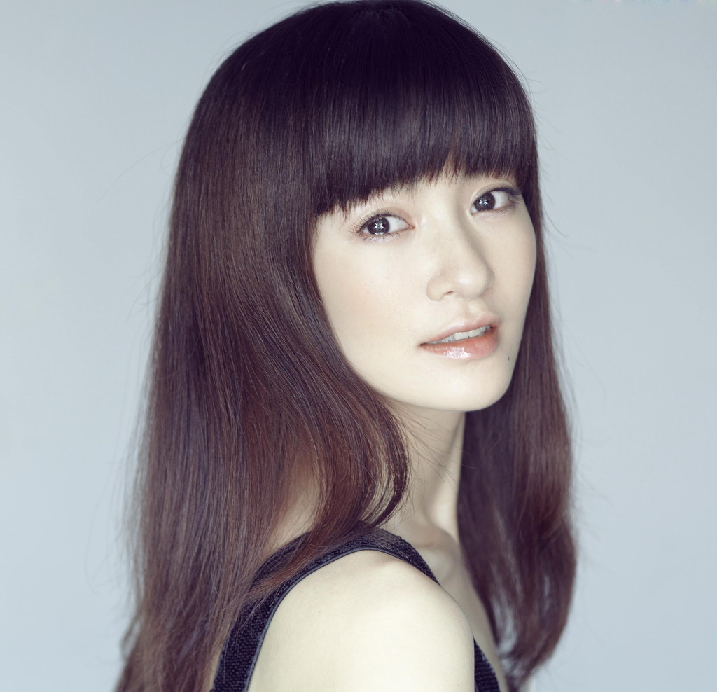 在电视剧一路繁花相送中,钟汉良饰演了怎样的角色