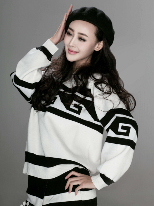 万妮恩将每一个角色发挥到极致,她浑身上下散发着一种古典的韵味