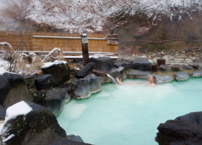 旅游:日本温泉,裸泡才能天人合一,日本泡汤文化!