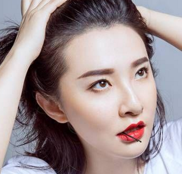 徐子菲写真曝光:她诠释了什么是"高级脸"