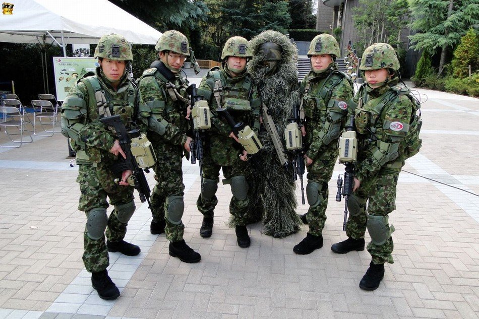 英国单兵作战系统,这也可以说是最简约的单兵作战系统了,在真实的战争