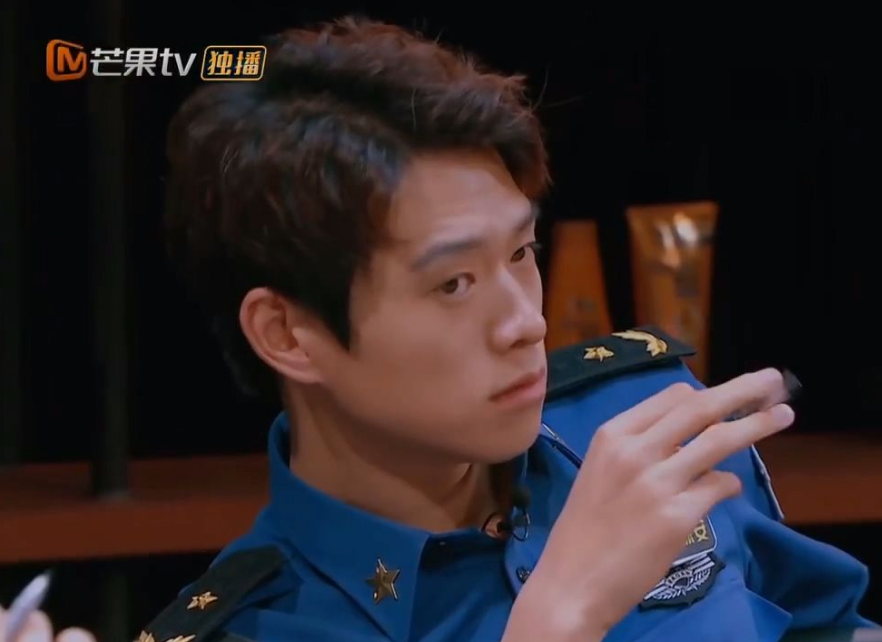 《明星大侦探》魏大勋的这些造型,你都记得多少