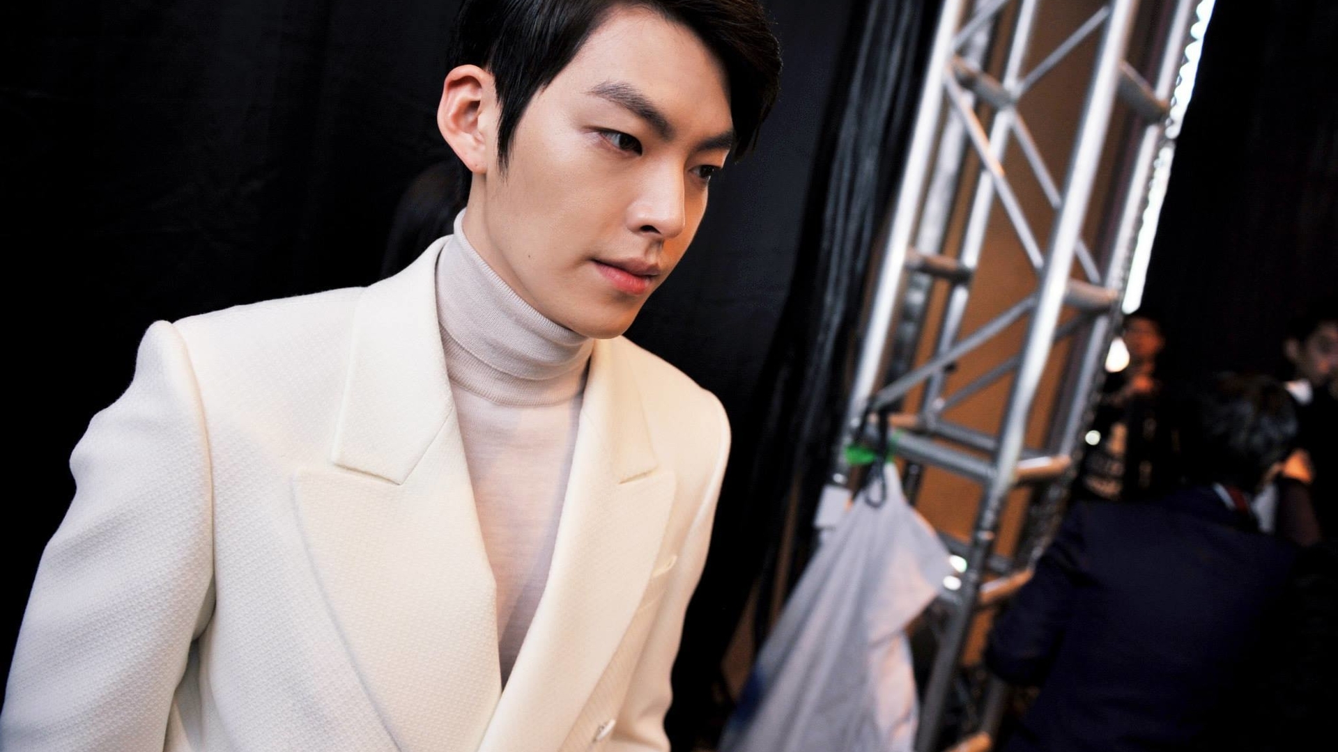 金宇彬曾表示自己最羡慕李敏镐的长相,多亏了自己长得高