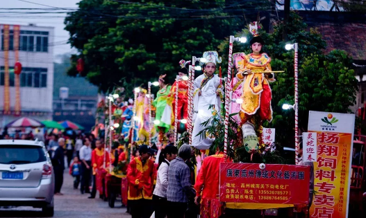 超热闹!今年的北流平政年例超热闹"年例大过年"果然名不虚传