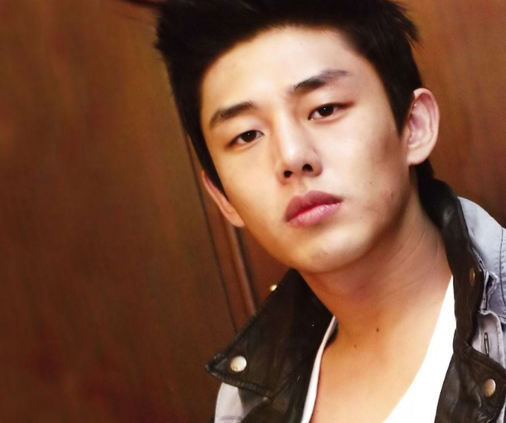 刘亚仁痞帅照片集锦,小哥哥这颜值是要逆天吗