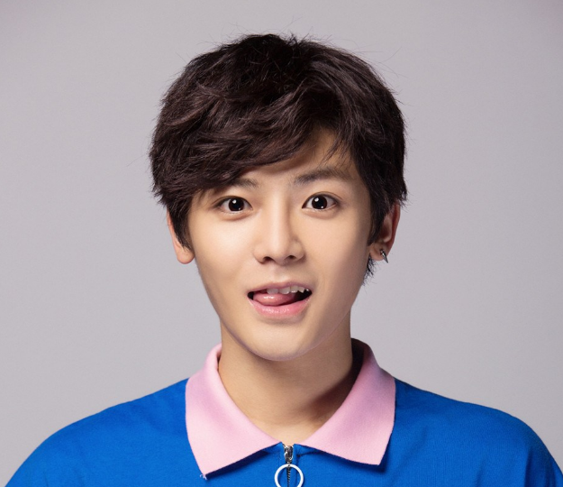 侯明昊你这笑容是要闹哪般,想把所有人都电晕了吗