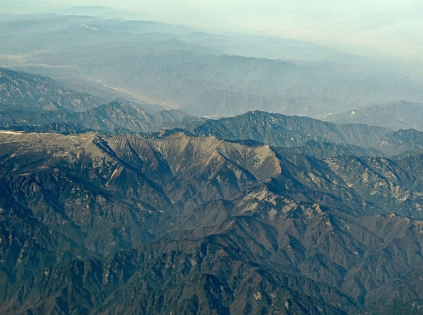 飞机上航拍的秦岭图片