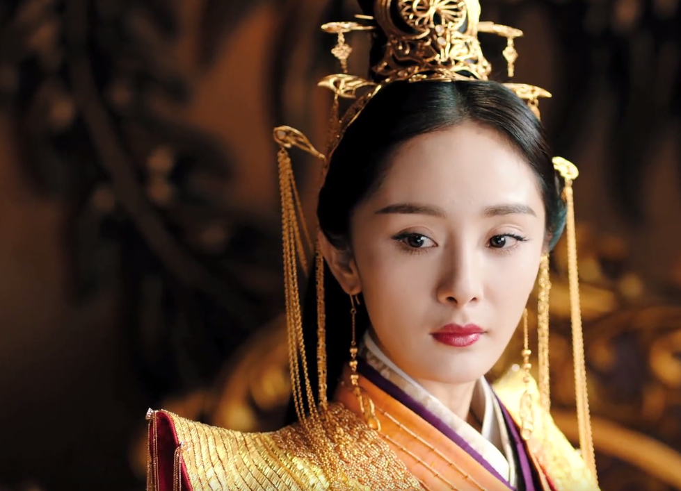 杨幂在《扶摇皇后》中的造型 图3像司音 最后一张仿佛看到了素素