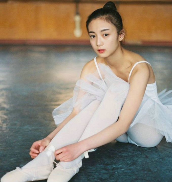 水瓶男爱上一个人的瞬间,真的会有触电般的感觉,全身发麻!