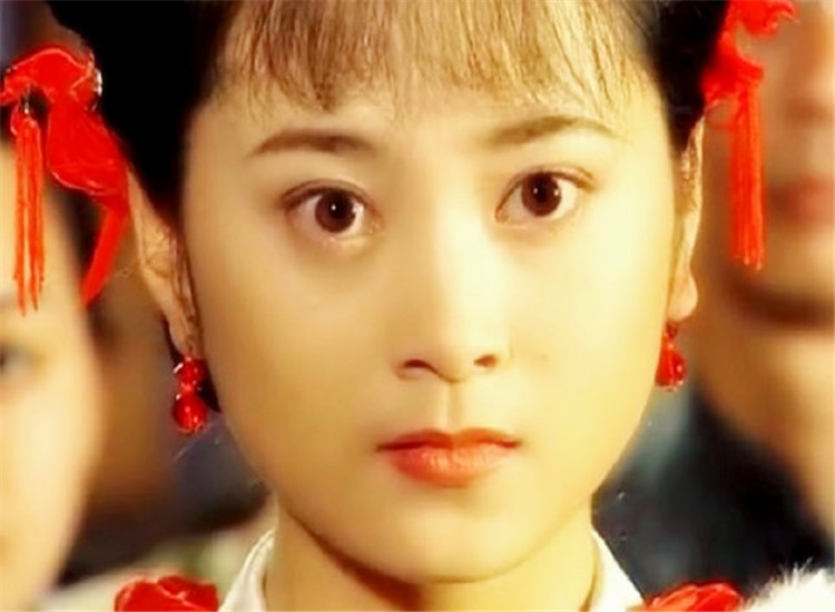 《情深深雨蒙蒙》傅文佩的美照,美丽贤淑有气质,楚楚动人闭花月