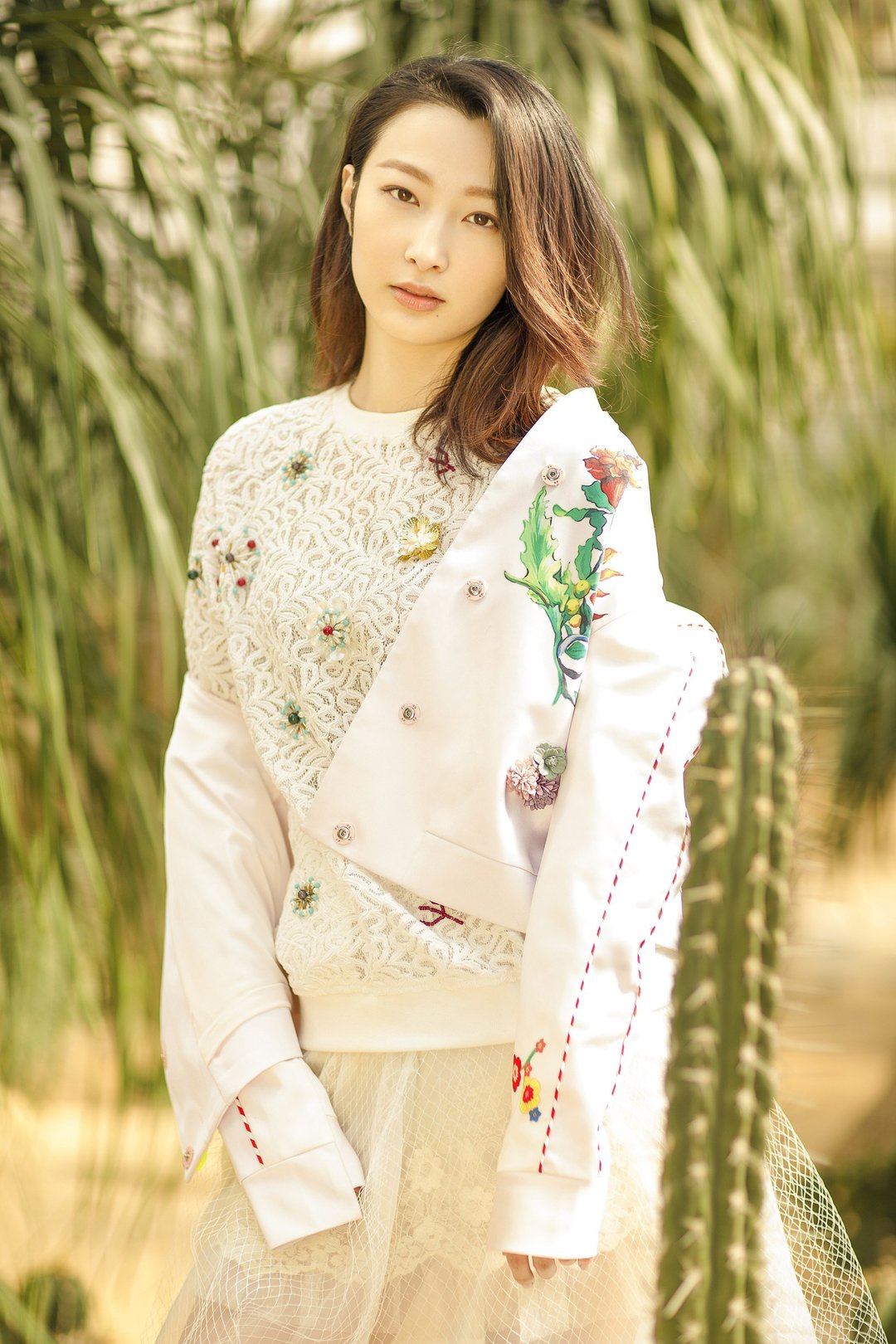 她凭借电影《百合》经历华丽的蜕变,你还记得单纯善良的女主角吗