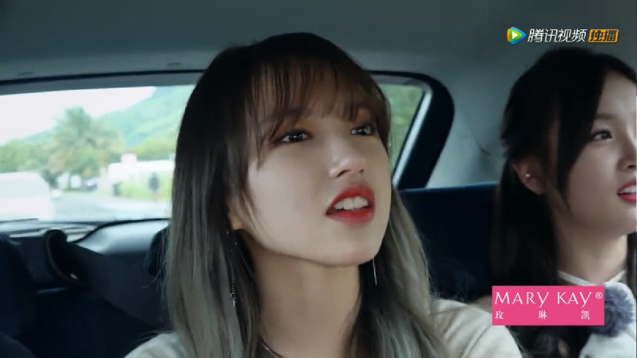 3岁年龄差!程潇的素颜照曝光肤色蜡黄,吴宣仪的脸却大了一圈