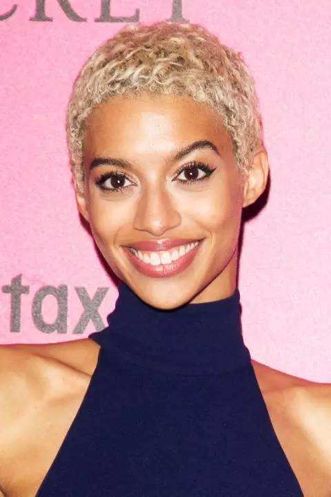 超模jourdana phillips的维密时装look,你有关注吗?