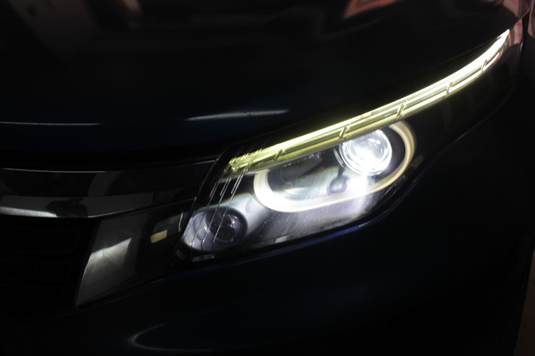 观致5车灯改装 氙气灯双光透镜轻松满足自驾游 灯仕明出品