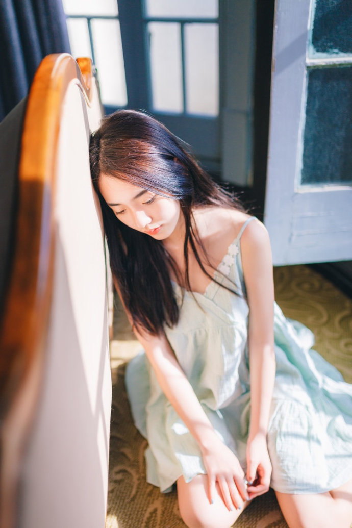 美女摄影:金屋藏娇