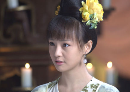 郑爽在《凰图腾》有四个造型:图2甜到心里,图4却让人心疼!