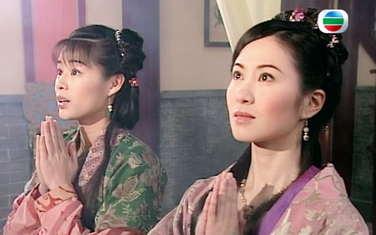 胡杏儿叶璇合照勾集体回忆,记得《西厢奇缘》崔莺莺和红娘吗?