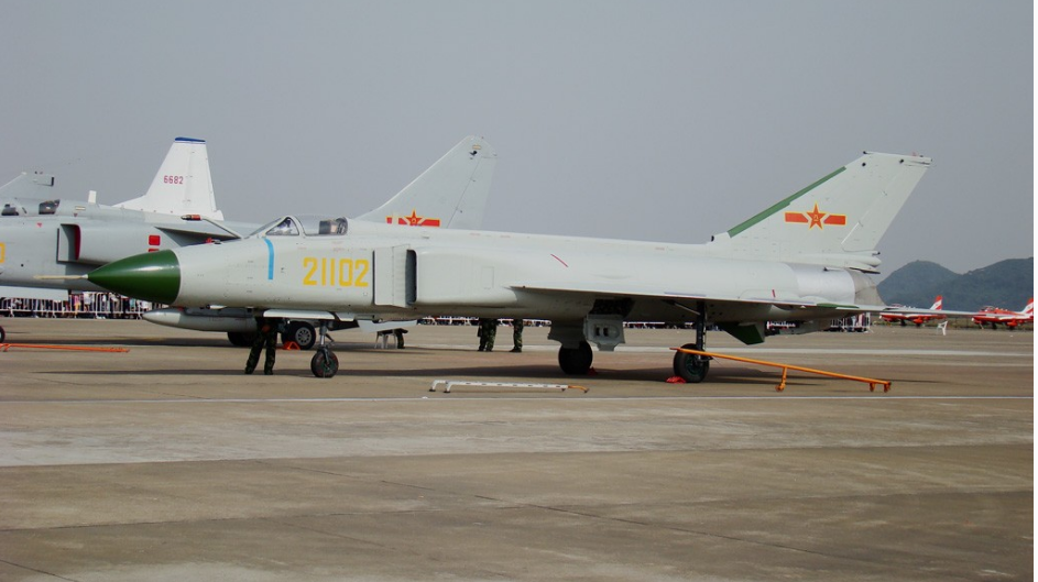 歼-8Ⅱd型是歼-8Ⅱ系列的空中加油型