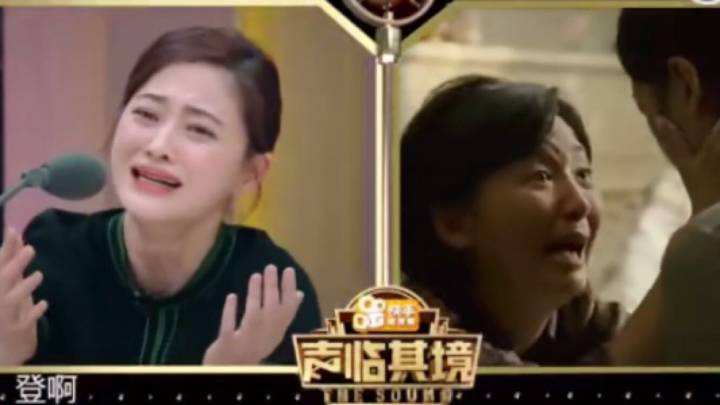 梅婷黑酷装现身机场,网友:旁边大姐的表情是啥意思?