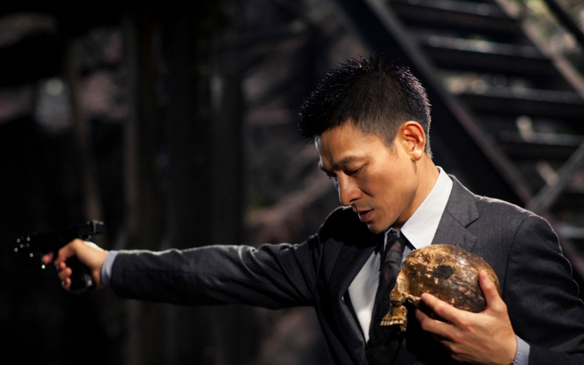 从小看着刘德华的电影长大的,他伴随我成长,我心中永远的影帝!