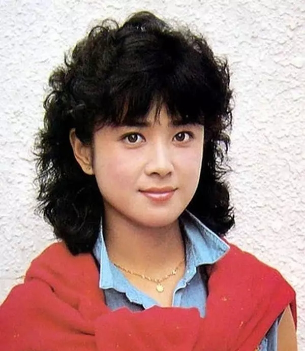 老版封神榜主演生活照,最后一幅,"纣王"仍旧很威武,宝刀不老