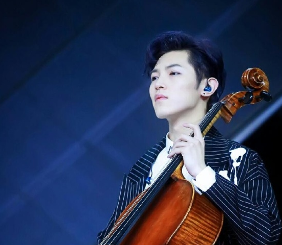 喜欢韩沐伯拉大提琴的感觉,你觉得他什么时候最帅?