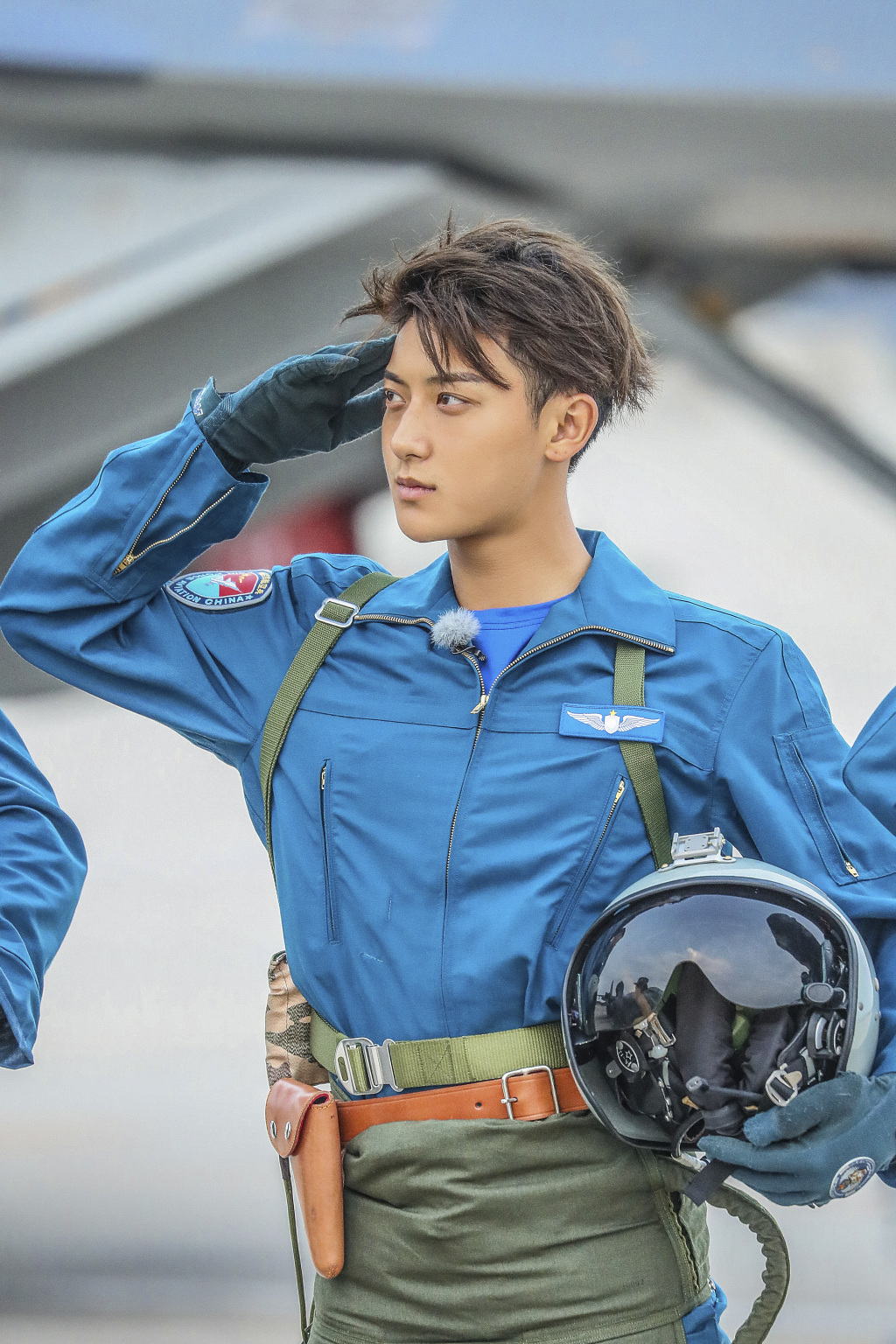 男明星军礼姿势:前三位最标准,最后一位迷倒万千少女!