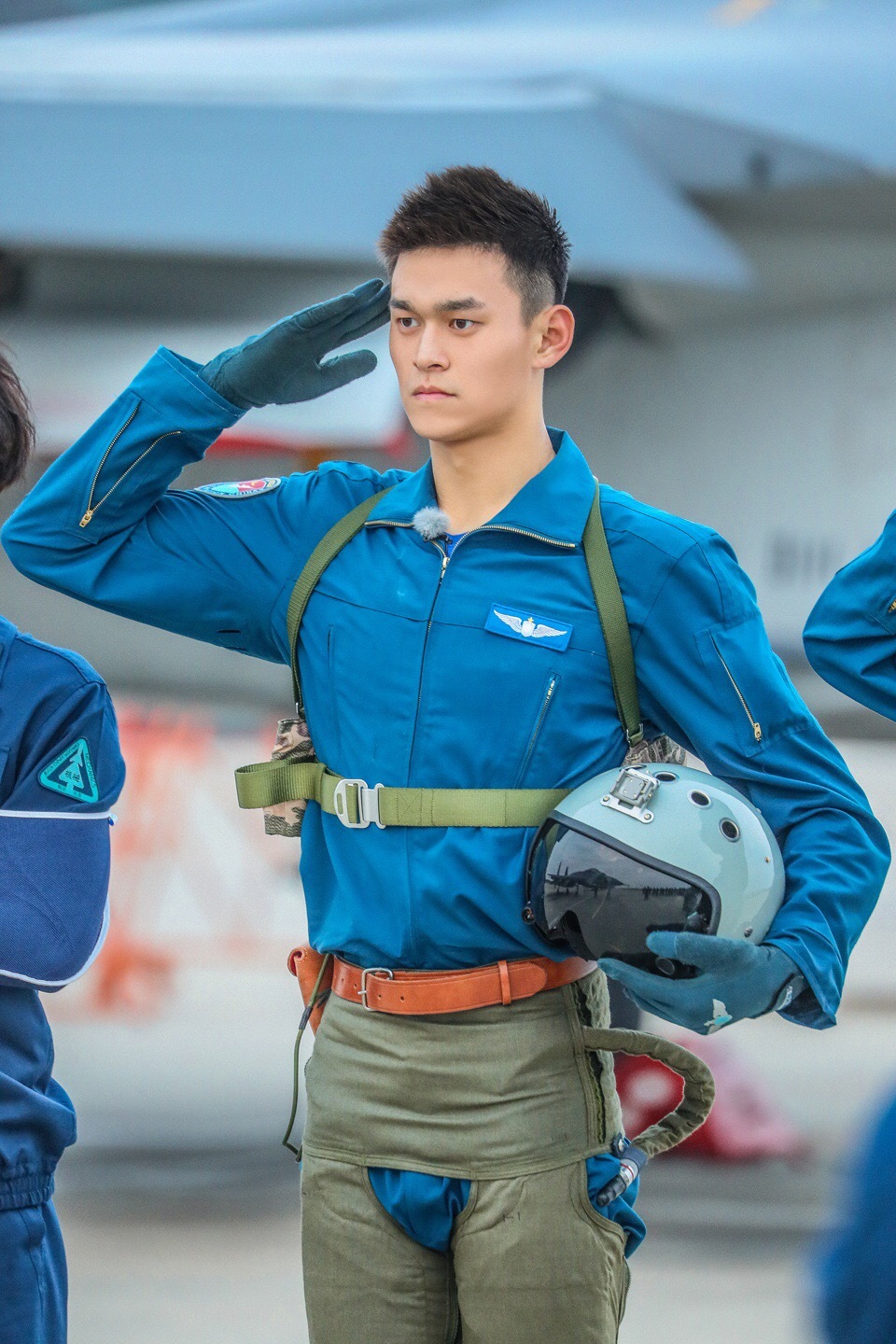 男明星军礼姿势:前三位最标准,最后一位迷倒万千少女!