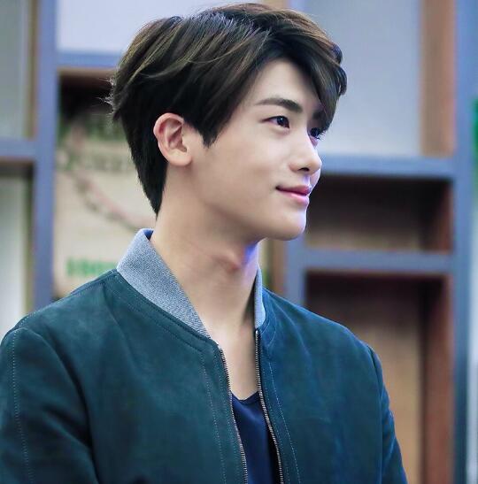 "花郎"兄弟联系不断,全归功于忙内泰亨!