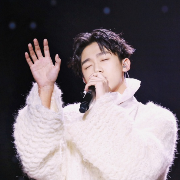 00后小鲜肉孟子坤,看到这张小嫩脸,不禁露出姨母笑