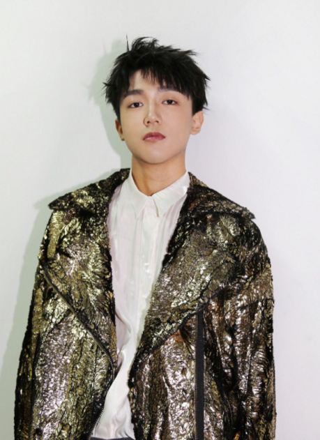 00后小鲜肉孟子坤,看到这张小嫩脸,不禁露出姨母笑