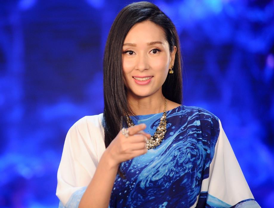 娱乐圈里范冰冰就是出了名的白美人,那么在娱乐圈里,哪些女明星皮肤是