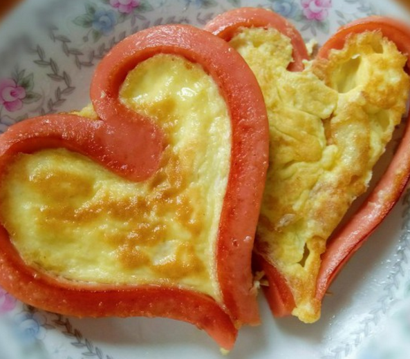 火腿肠煎蛋,暖暖的爱心早餐做给心爱的人吃吧