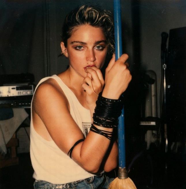 图揭麦当娜年轻时罕见接地气照,见证不一样的美少女