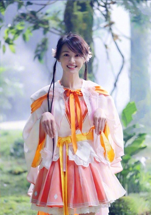 郑爽甜美笑容,重回颜值巅峰,原来是因为这!